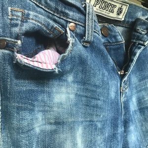 ✨PINK distressed jeans!✨